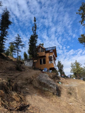 Peak and Pine Homestays
